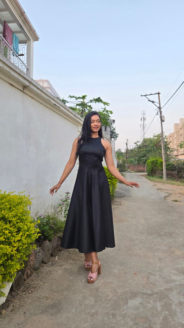 The Classy Black Dress